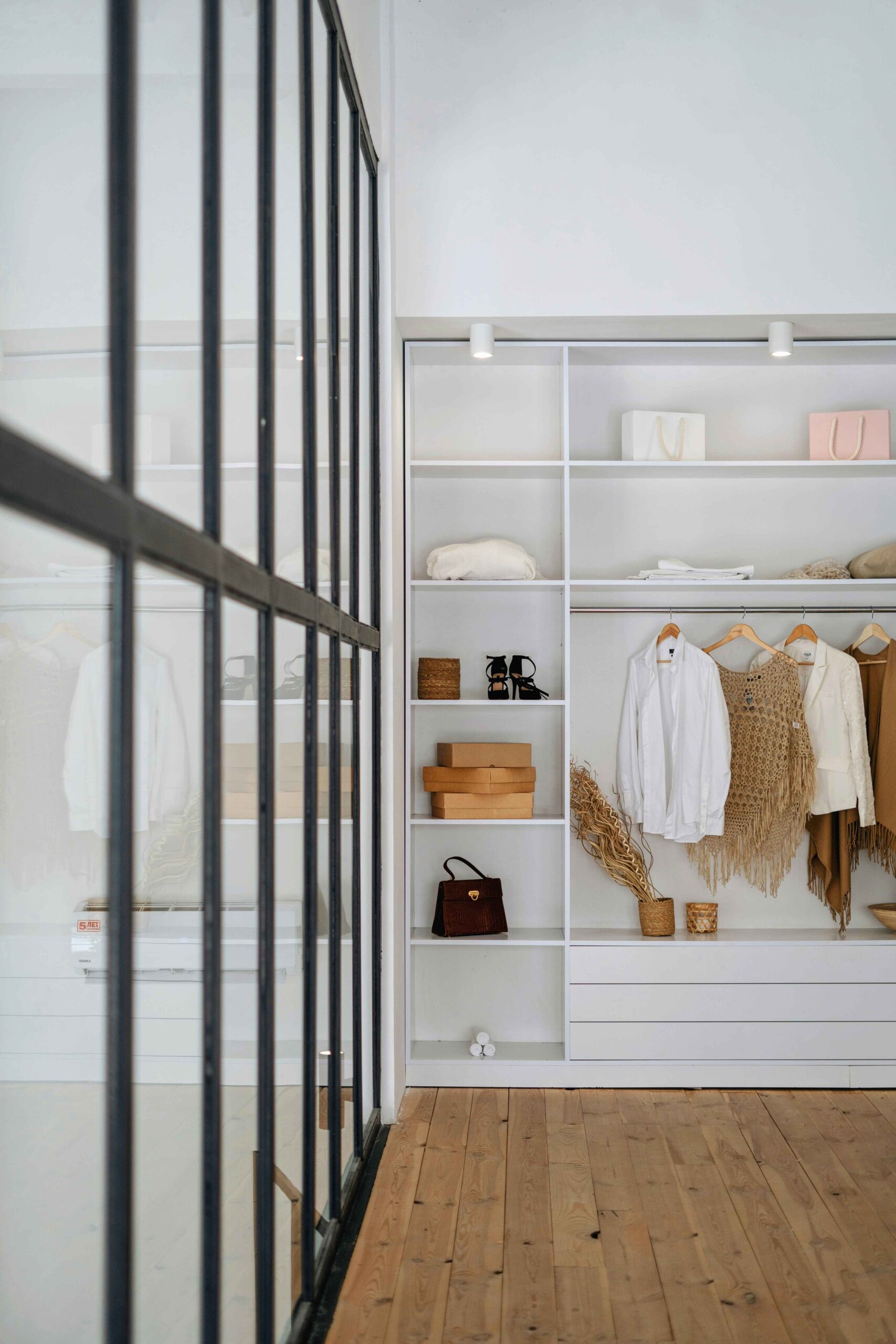 A walk-in closet system is a tailored storage solution that enhances space and organization. It features customizable elements like adjustable shelves, hanging rods, and drawers, ideal for managing a wide range of clothing and accessories. For a modern look and functional design, consider visiting local showrooms in Olympia, WA to consult with design experts.